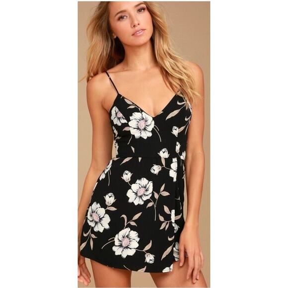 Lulus Pants - Lulus Magical Meadow Floral Print Skort Dress Romper Size S Flirty